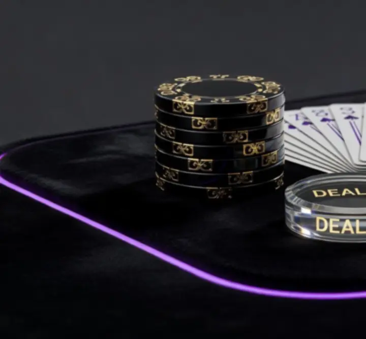 Profesjonalne karty, żetony premium i neonowe akcesoria pokerowe